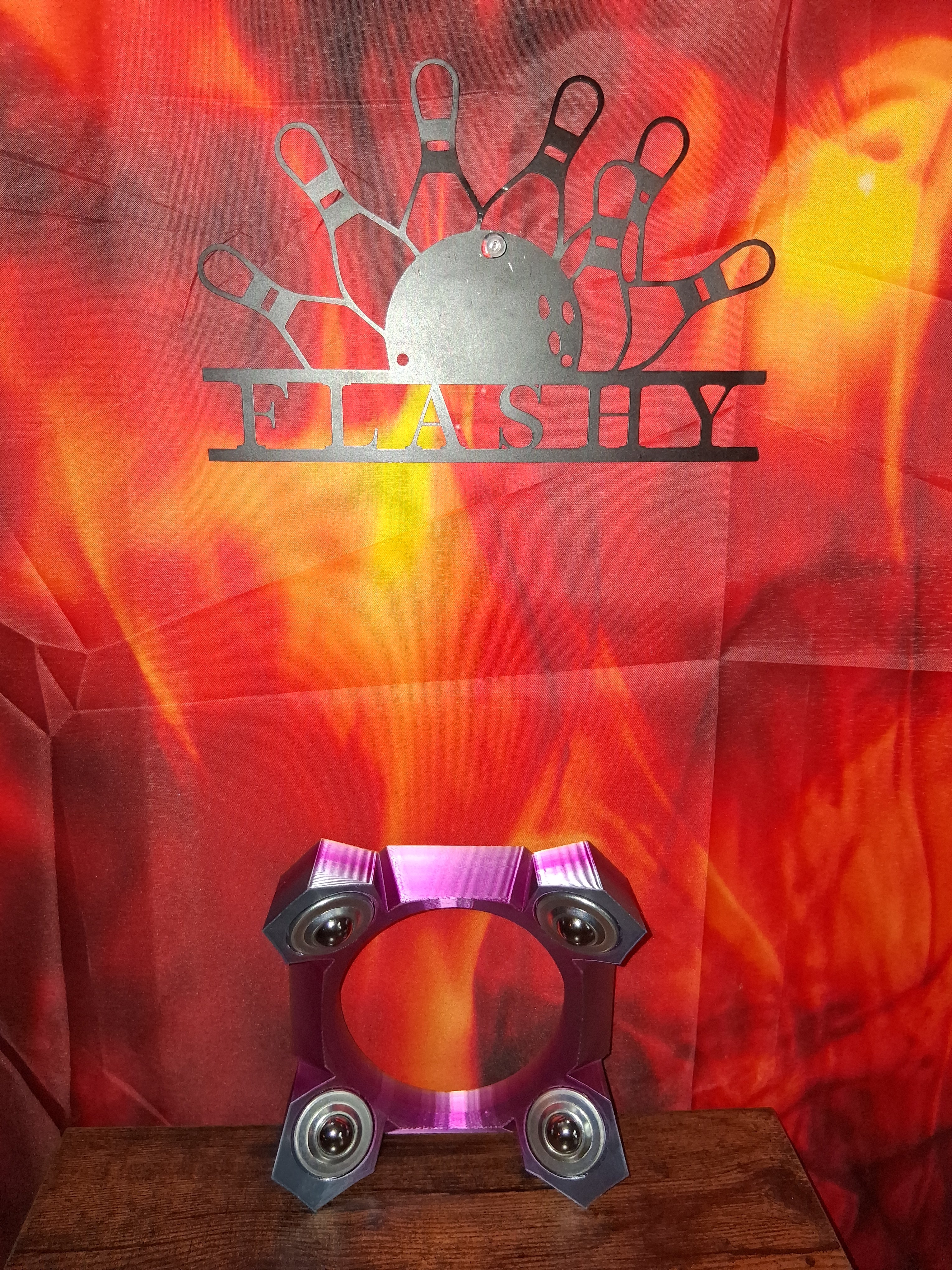 Flashy bowling ball spinners , four ball bearing on the go