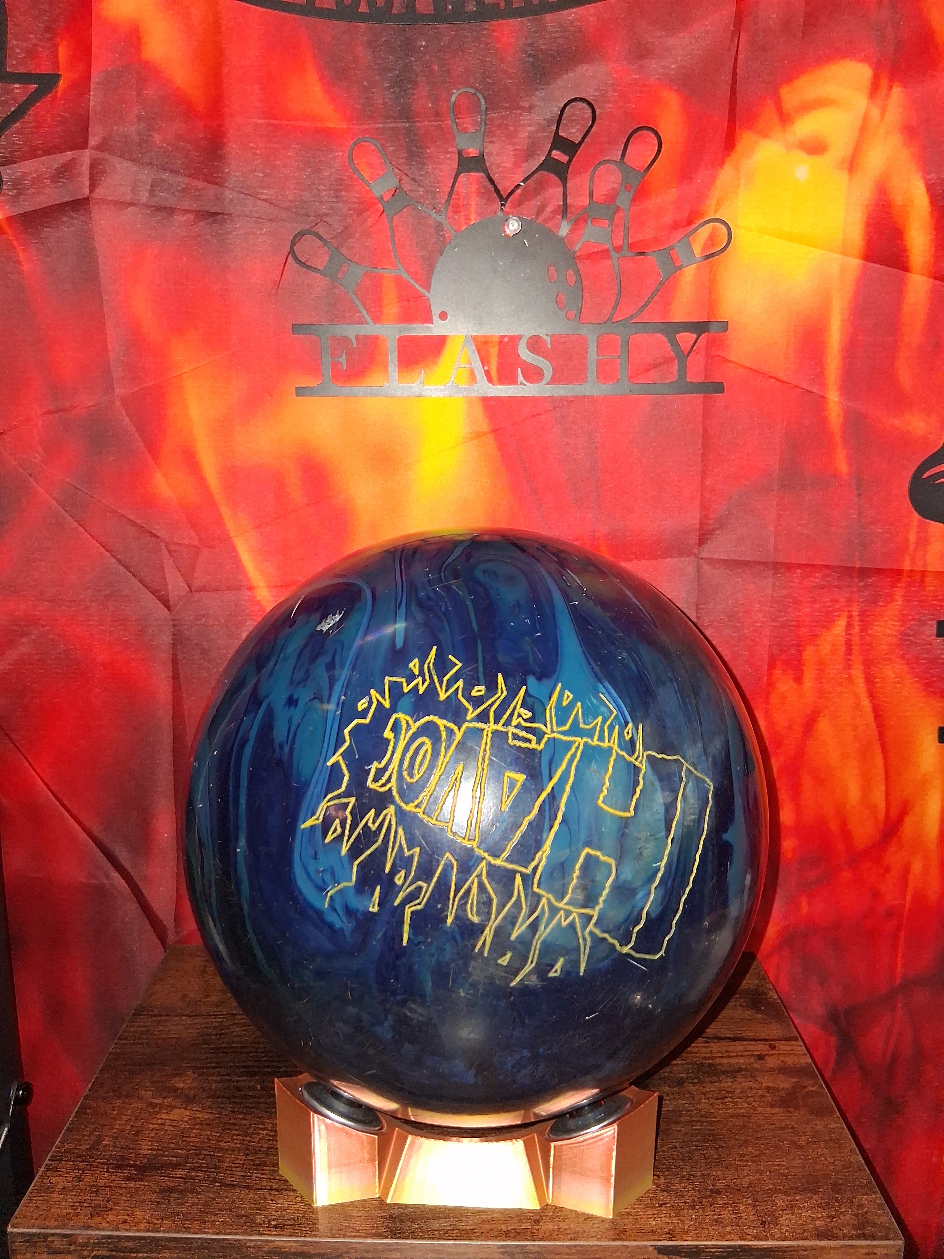 Flashy bowling ball spinners , four ball bearing on the go